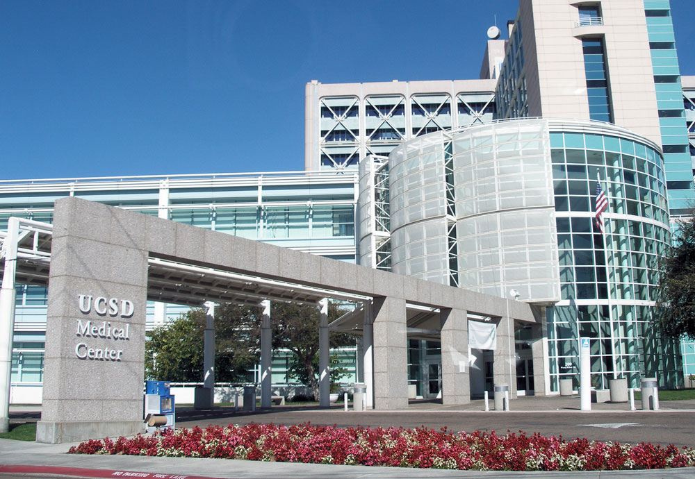 UCSD_Medical_Center_Hillcrest_entrance.jpg